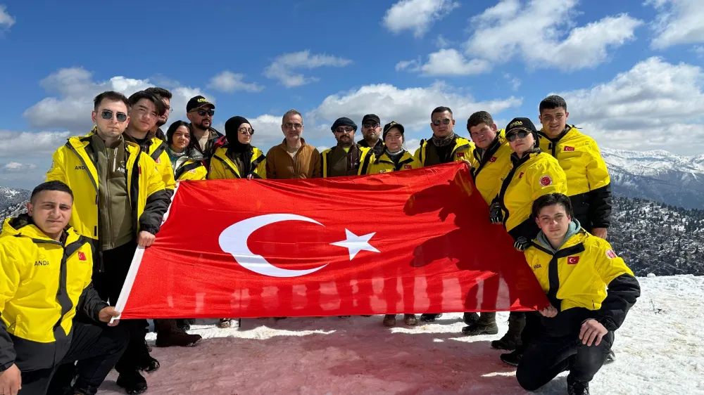 ANDA ekibi Muhsin Yazıcıoğlu için tırmandı