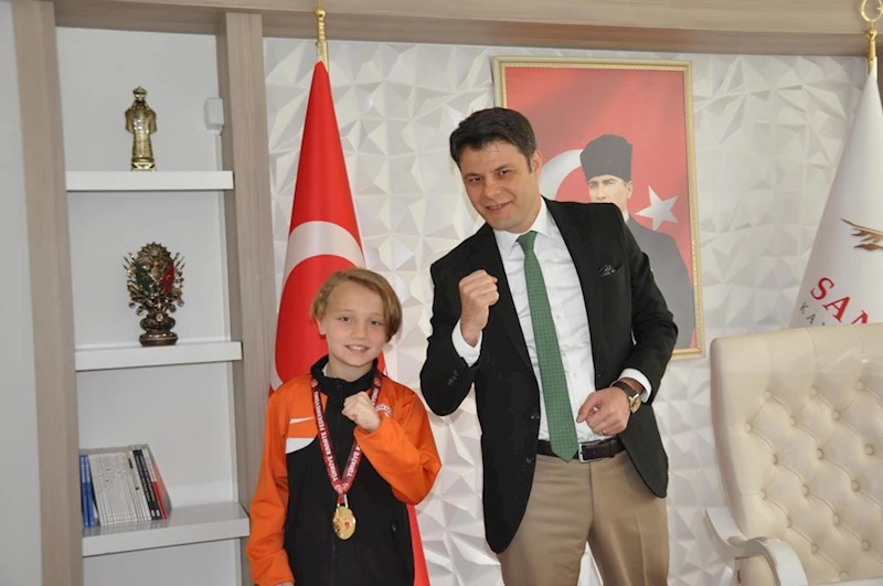 Türkiye Minikler Karate Şampiyonu Mustafa Eren Güder, Kaymakam Önder Çengel