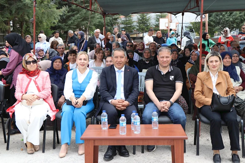 Dinar Belediye Başkanımız Veysel Topçu, Şakir Ünver İlkokulunda Düzenlenen 23 Nisan Ulusal Egemenlik Ve Çocuk Bayramı Etkinliğine Katıldı.